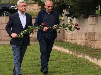 Սերժ Սարգսյանն այցելել է Ասկերանի շրջան, ծաղիկներ դրել ազատամարտիկների շիրիմներին