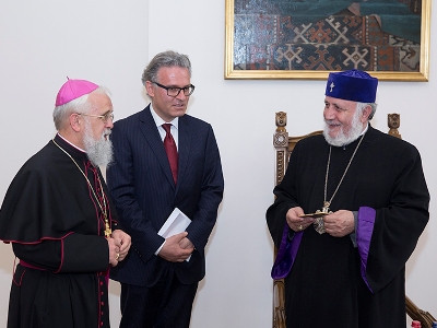 Հայաստանում է Գերմանիայի Կաթոլիկ Եկեղեցու եպիսկոպոսաց ժողովի պատվիրակությունը. Կայցելեն Ծիծեռնակարբերդ