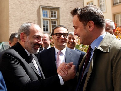 Armenian PM teaches Luxembourg PM how to say "thank you" in Armenian