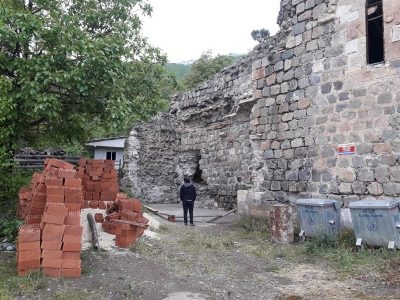 Թուրքիայում հայկական եկեղեցու պատին կից գյուղապետը ցանկանում է հանրային զուգարան սարքել (ֆոտո)