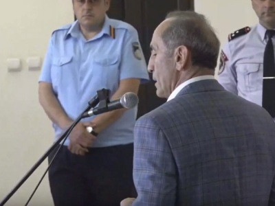 Ինչ ուզեմ՝ ասելու եմ, ու նստած լսելու ես. Ռոբերտ Քոչարյանը` Արթուր Դավթյանին
