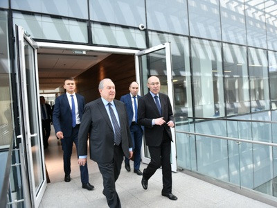 «Կա տեսլական՝ ունենալու նման ինստիտուտ նաեւ ՀՀ-ում». Արմեն Սարգսյանն այցելել է «Աստանա» միջազգային ֆինանսական կենտրոն