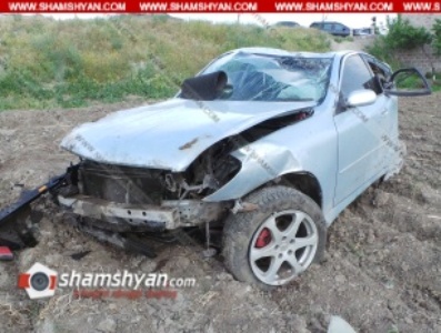Խոշոր վթար Արարատում. Nissan-ը մի քանի պտույտ շրջվելով, հայտնվել է արտում. կա վիրավոր