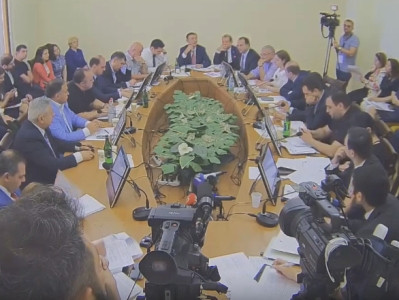 «Վարողի ֆունկցիան քո վրա մի  վերցրու». Ալեն Սիմոնյանն ու Հայկ Սարգսյանը վիճեցին