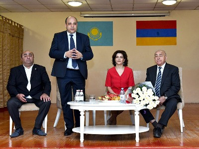 «Հայաստանից ձեզ շատ սեր եմ բերել»․ Աննա Հակոբյանը հանդիպել է Ալմաթիի հայ համայնքի հետ