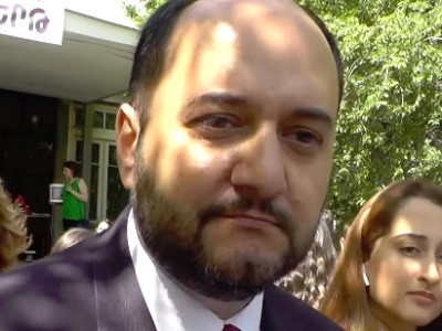 Շջանավարտները «Վերջին զանգը» կազմակերպել էին դրսում, քանի որ դպրոցի շենքը վթարային էր