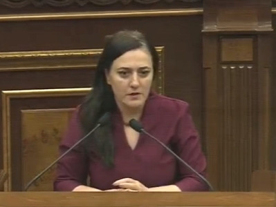 Սպանության համար դատապարտվածի կինը դատարաններին մեղադրեց հին բլանկների օգտագործման մեջ