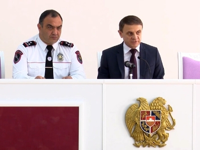 Armenia Police Chief introduces new Commander of Police Troops