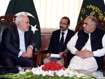 Baghdad offers to mediate with US as Iran’s FM visits Iraq