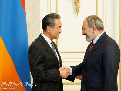 Armenia PM receives China FM