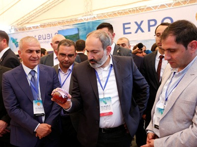 «Էդ ճի՞շտ է, որ ասում են՝ թանը դնջացնում է». Փաշինյանը խոստովանեց, որ 20 տարի թթվասեր չէր փորձել
