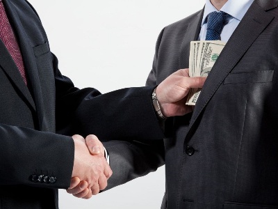 Ռումինիայի քաղաքացիները դեմ են կոռուպցիայի մեջ մեղադրվող պաշտոնյաներին ներելուն