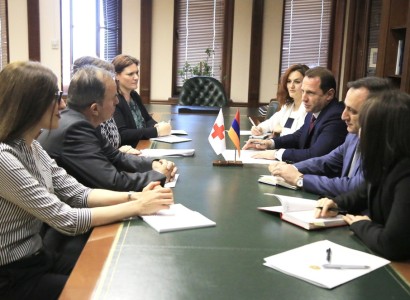 Armenia Defense Minister, ICRC delegates discuss destiny of Karen Ghazaryan