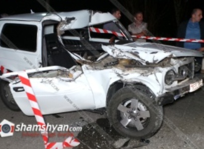 Արարատի մարզում Niva-ն մխրճվել է կայանված ЗИЛ-ի մեջ․ տուժածներից մեկը հիվանդանոցի ճանապարհին մահացել է