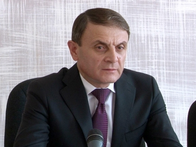 «Դա շտապ հավաք էր. որտե՞ղ եք դուք ճնշում տեսել». Օսիպյանը՝ դատարանների ելքերն ու մուտքերը արգելափակելու մասին