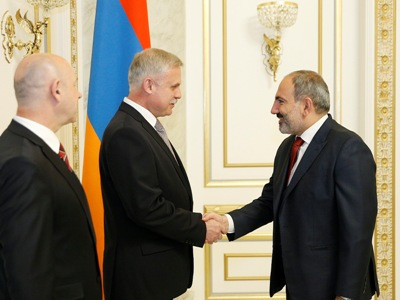 Armenia PM underscores to CSTO Secretary General candidate importance of reaching relevant agreement (PHOTOS)