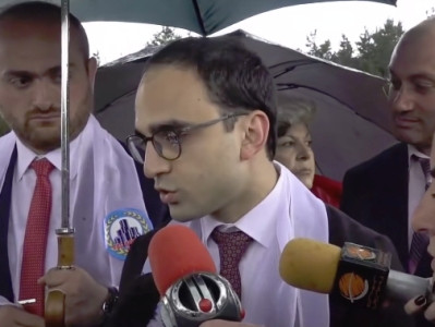 «Ղալաթ էին անում». Ավինյանը՝ Բակո Սահակյանի հասցեին հանրահավաքում հնչապ սպառնալիքի մասին