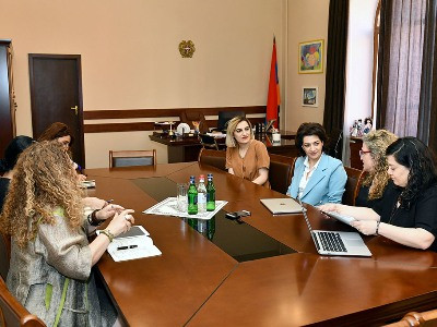 Աննա Հակոբյանին են ներկայացվել արևմտահայ կանանց մասին ուսումնասիրության արդյունքները