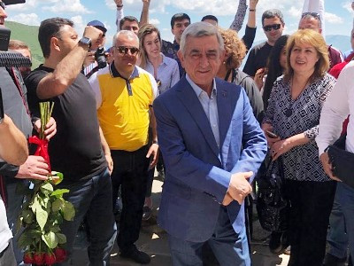 Republican Party of Armenia members visit Spitakavor Armenian Church