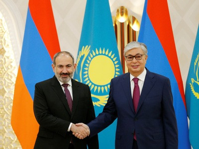 «Հայկական շուկան մեծ հետաքրքրություն է ներկայացնում մեզ համար». Ղազախստանի նախագահը՝ Փաշինյանին (ֆոտո)