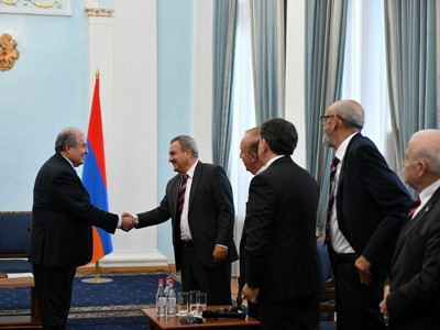 Armenia President receives Pan-Armenian Games' World Committee delegation