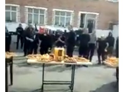 «Օրենքով գող» Արսեն Երևանսկին գաղութում «Կյանք գողերին» կարգախոսով բանկետ է կազմակերպել