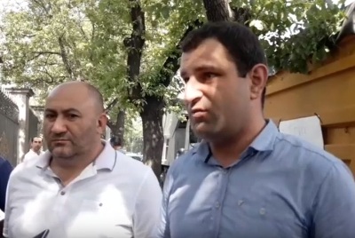Picketers stage protest outside Armenia legislature