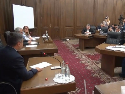 ԱԺ-ում 2018թ. բյուջեի կատարողականի քննարկումներին մասնակցում են Արթուր Վանեցյանն ու Վալերի Օսիպյանը