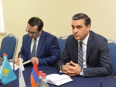 Armenia Ombudsman receives Kazakhstan Ambassador