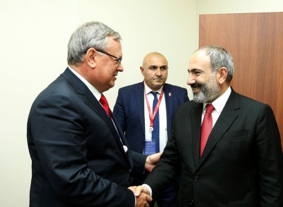 Armenia PM meets with VTB Bank President