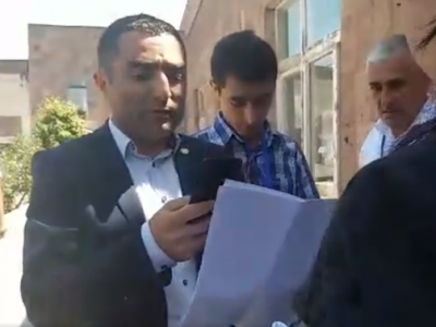 ԲՀԿ-ական անդամի ձեռքին ցուցակ է եղել, Ռոմանոս Պետրոսյանը ընտրատեղամասում ցուցումներ է տվել․ ահազանգեր Աբովյանից
