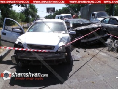 Խոշոր վթար Իսակովի պողոտայում․ երկու վարոդներն էլ հոսպիտալացվել են