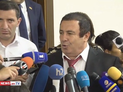 «Դա սարքած գործ էր, որ ինչ-որ մի բան փոխեն». Ծառուկյանը՝ ՔՊ-ական թեկնածուի շտաբի պետի մեքենան հրդեհելու մասին