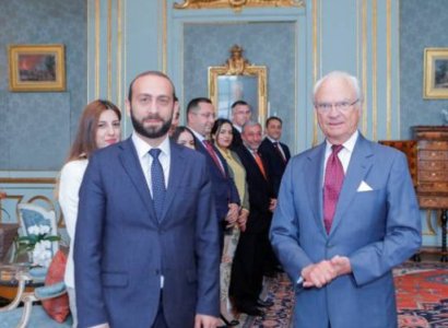 Armenia Parliament Speaker holds private talks with King of Sweden
