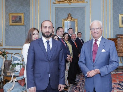 Armenia Parliament speaker has private conversation with King of Sweden