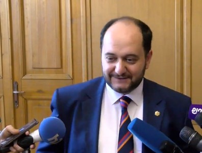 Թու, թու, թու, վատ չի գնում. Արայիկ Հարությունյանը՝ սուպերնախարարությունում գործերի մասին