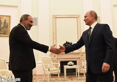 Newspaper: Armenia person not agreed by protocol attends Pashinyan-Putin meeting
