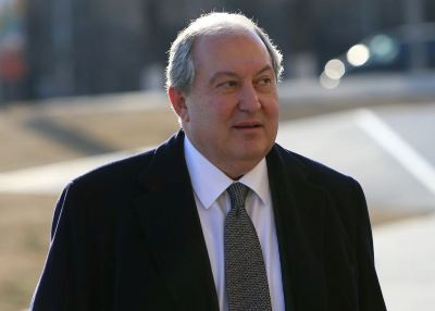 «Իրատես». Սահմանադրությունը դուք եք գրել, հիմա ու՞մ վրա են մուննաթ գալիս. Արմեն Սարգսյանը՝ նախկիններին