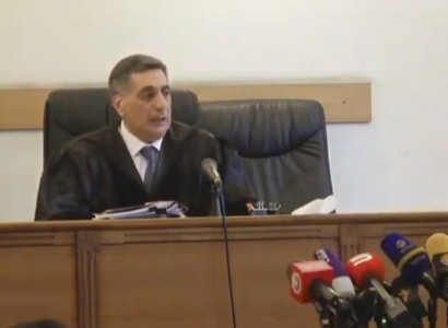 Armenia judge leaves for consultation room to render decision on second self-recusal motion