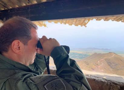 Armenia defense minister monitors Azerbaijan military units across border (PHOTOS)