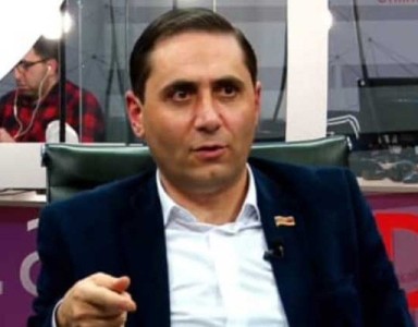 Նմանատիպ վիրավորանք հնչեցնողը պետք է անհապաղ լքի իր պաշտոնը. Արման Աբովյանը՝ Կոտայքի մարզպետի մասին