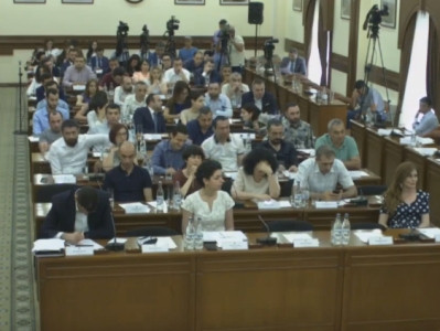 7 խորհրդական ունենալը բավականին մեծ ճոխություն է ձեզ համար, պարոն քաղաքապետ. ԲՀԿ-ականը՝ «ճկռալով» աշխատող Մարությանին