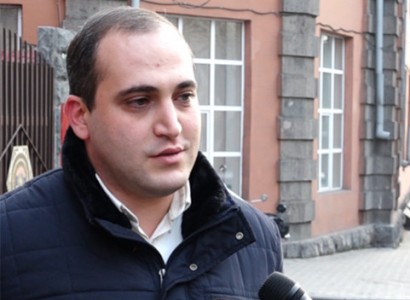 «Պաղպաղակ բաժանելը մեր գործն է, ձեր գործը Սահմանադրությանը հետեւելն է». Ընդդեմ Արմեն Սարգսյանի ակցիան ավարտվեց