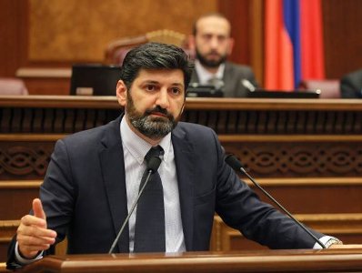 «Հրապարակ». Ով է Վահե Գրիգորյանին դեմ քվեարկել՝ ԲՀԿ-ն, թե՞ «Լուսավոր Հայաստանը». Կռիվն ընկել է մեջները
