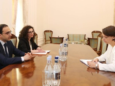 Ավինյանը Ֆրանսիայի փոստային ծառայության ներկայացուցչի հետ քննարկել է համագործակցության հնարավորության հարցը