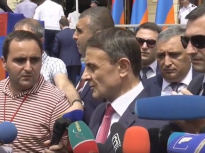 Ինչու ոստիկանները թույլ չեն տալիս ակցիա անել «Բաց հասարակության հիմնադրամների» շենքի մոտ. պարզաբանում է Օսիպյանը