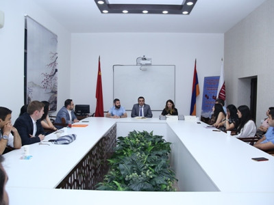 ՀՀ-ում Չինաստանի արտաքին քաղաքականությունը եւ տնտեսության մասին դասընթացը հայտնվել է ՉԺՀ ԱԳՆ-ի ուշադրության կենտրոնում