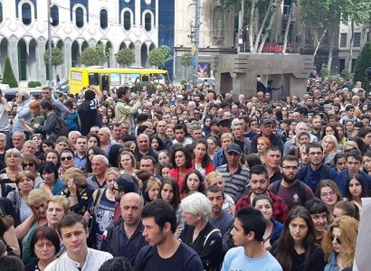 Anti-government protests in Tbilisi resume