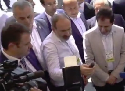 «Պետք է դուխով աշխատել, որ մի պրոբլեմ չի լինելու». Փաշինյանն առաջարկեց գինիների վրա երկու պիտակ փակցնել