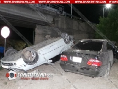 Վթար Արագածոտնի մարզում. սեւ Mercedes-ը բախվել է սպիտակ Mercedes-ին